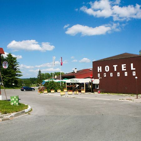 Hotel Josipdol Extérieur photo